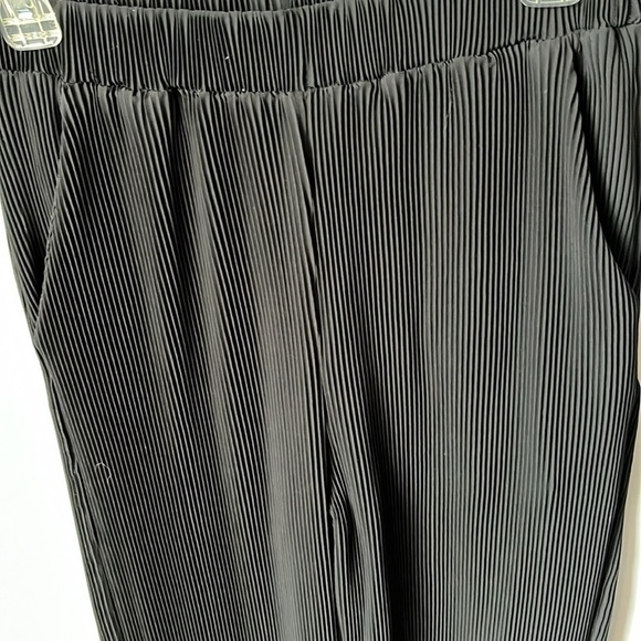 Better Be Pleated Slacks / Dress Pants Wide Legs - Picture 6 of 9